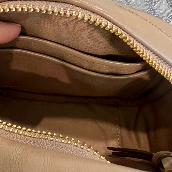 Tory Burch Kira camera bag - Picture 3 of 6